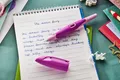 Następne zdjęcie produktu Ergonomiczne pióro wieczne dla osób praworęcznych z końcówką A - STABILO EASYbirdy 3D DreamWorld, różowe