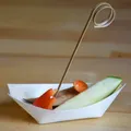Następne zdjęcie produktu Pojemnik fingerfood drewniany łódka 13 x 8 cm [100 szt]