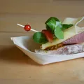 Następne zdjęcie produktu Pojemnik fingerfood drewniany łódka 16,5 x 8,5 cm [100 szt]