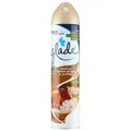 Glade Sensual Sandalwood & Jasmine – odświeżacz powietrza w sprayu o zapachu drzewa sandałowego i jaśminu 300 ml