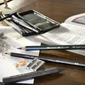 Następne zdjęcie produktu Ołówek grafitowy Faber-Castell 112972 Pitt Monochrome Graphite zestaw 11 sztuk