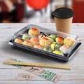 Następne zdjęcie produktu Pojemnik sushi (PET) czarny 215 x 130 x 18 mm + przykrywka [200 zestawów]
