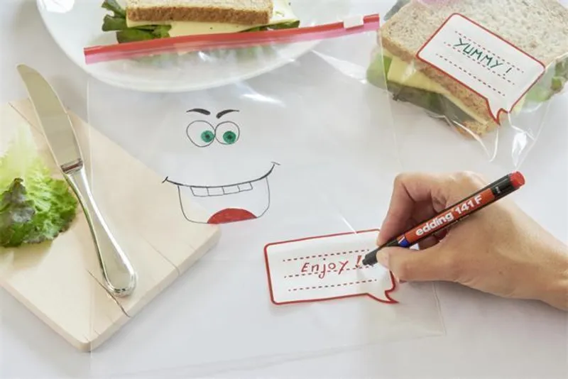 Główne zdjęcie produktu Permanentní popisovač "141 F", 4 barvy, OHP, 0,6mm, EDDING