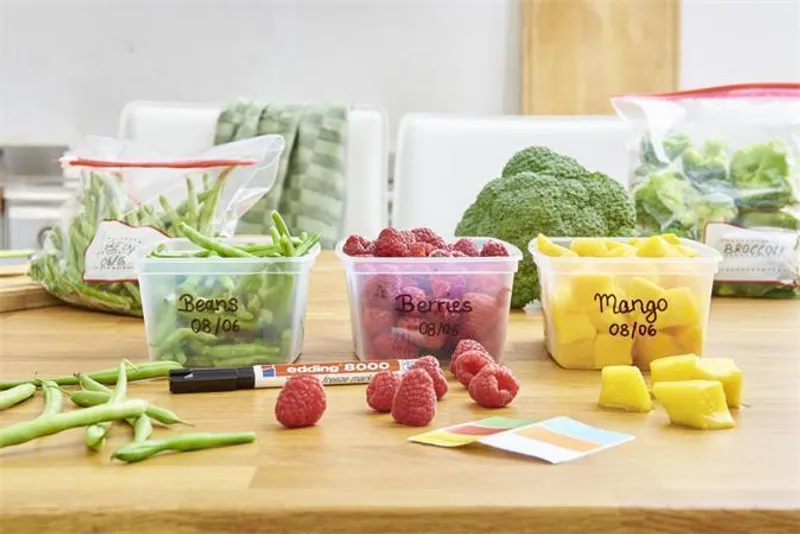 Główne zdjęcie produktu Permanentní popisovač "8000 Freeze", černá, 1 mm, kuželový hrot, EDDING
