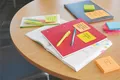 Następne zdjęcie produktu Klejnotki samoprzylepne "Super Sticky", ultra żółte, 76 x 76 mm, 350 kartek, 3M POST-IT 7100265573