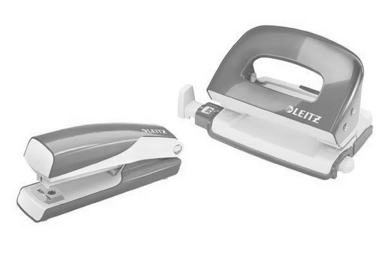 Główne zdjęcie produktu Set mini sešívačky a děrovačky Leitz WOW, Metalická růžová