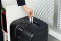 Skartovací stroj "Mercury RSX1834", příčný řez, 18 listů, REXEL