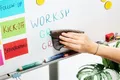 STABILO MARKsuchy marker na tablicę i flipchart - zestaw 4 szt. z temperówką i ściereczką