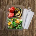 Następne zdjęcie produktu Pojemnik (PP) prostokątny 2-dzielny transp. 186 x 133 mm 1000ml [50 szt]